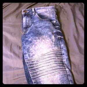 Skinny jeans